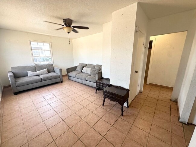 Photo - 2209 W Kentucky Ave