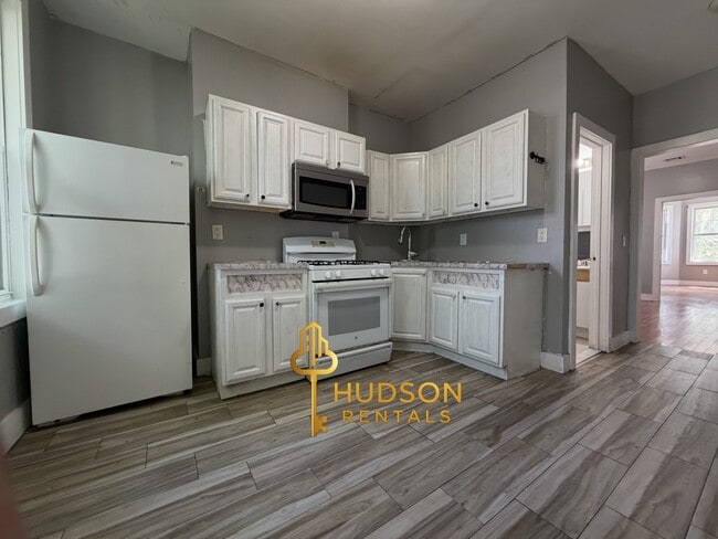 Building Photo - 230 Wilkinson Ave Unit 2