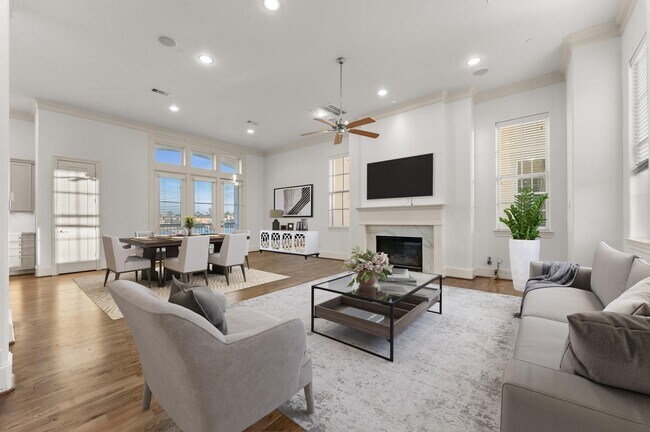 Photo - 2202 Lakeshore Edge Dr