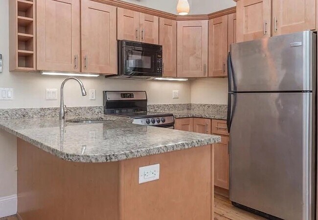 Photo - 263 Newbury St Unit 2