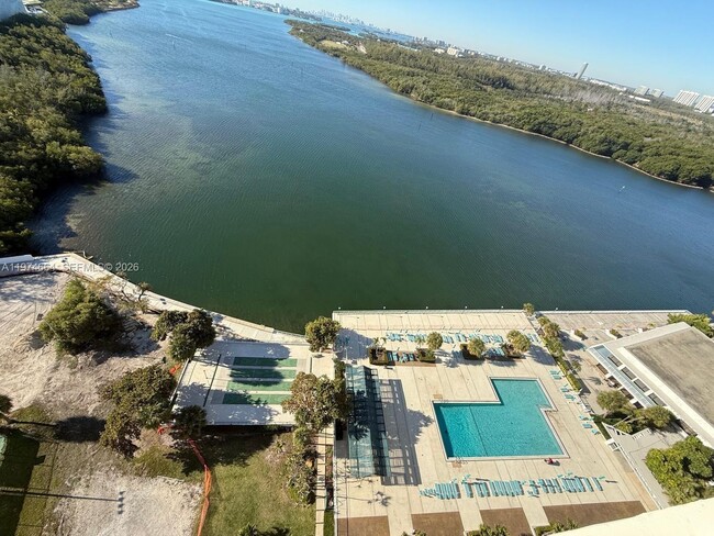 Photo - 300 Bayview Dr