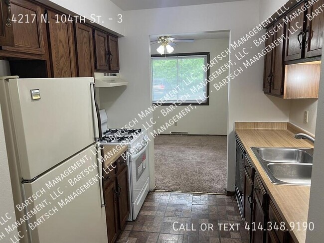 Photo - 4217 N 104th St Unidad 3
