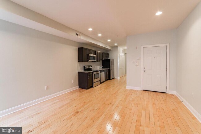 Building Photo - 321 N Preston St Unit 2 Rental