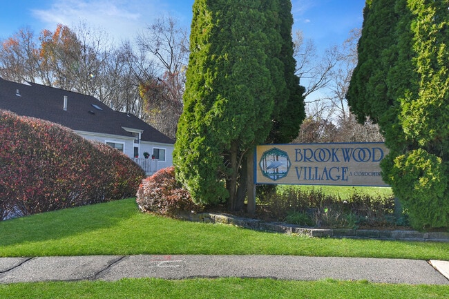 Photo - 37 Brookwood Dr Unit APT G