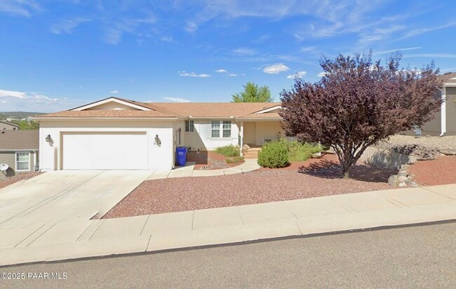 Building Photo - 1124 Louie St