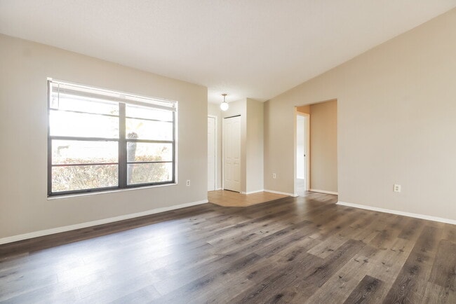 Photo - 2225 Hidden Meadows Dr E