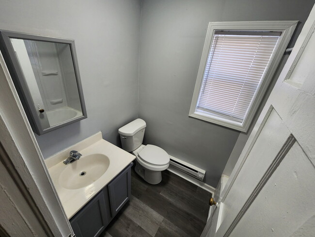 Photo - 824 N West St