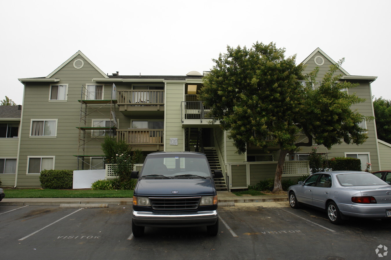 Redwood Lodge - Redwood Lodge Apartments