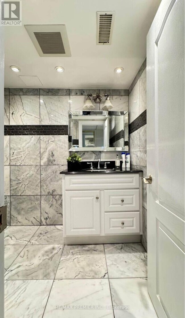 Photo - 3551 Burningelm Crescent