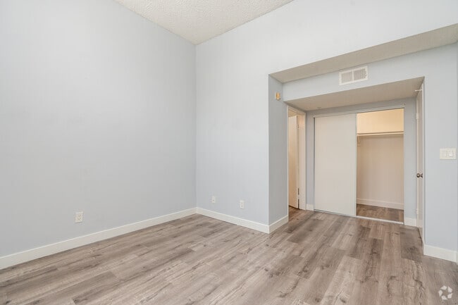 2BR, 2BA - 875SF - Primary Bedroom