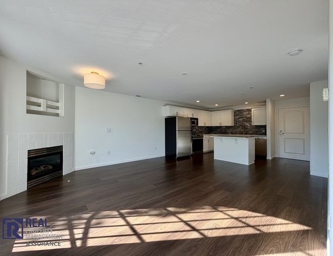 Photo - 22582 SW Main St