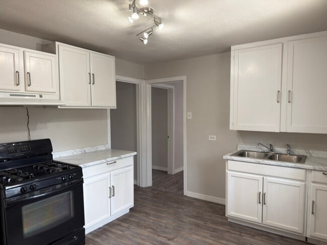 Photo - 1422 W Mariposa Dr