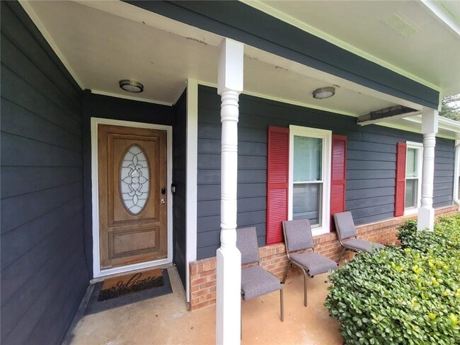 Photo - 318 Bridgewood Dr SE