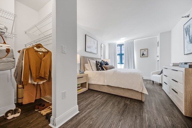Bedroom & Closet - Battery Park by Sunrise