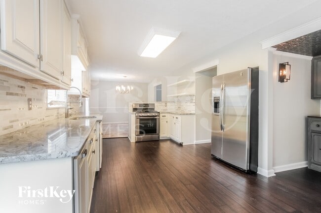 Photo - 596 Waterview Blvd