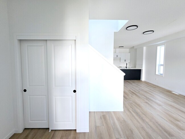 Photo - 11633-11688 88 St Unit MAIN 11633