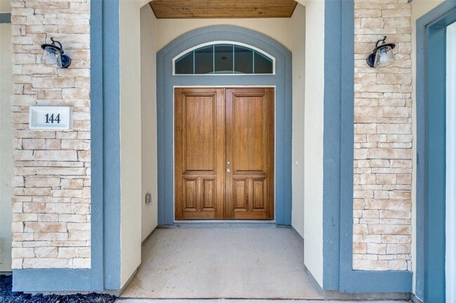 Photo - 144 Monterrey Rd W