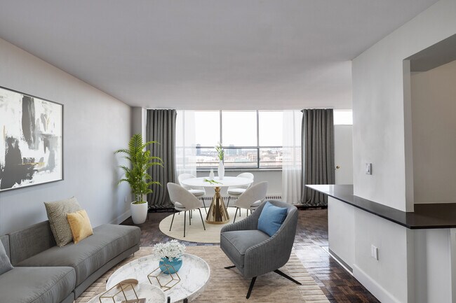 Photo - 739 Birchmount Rd