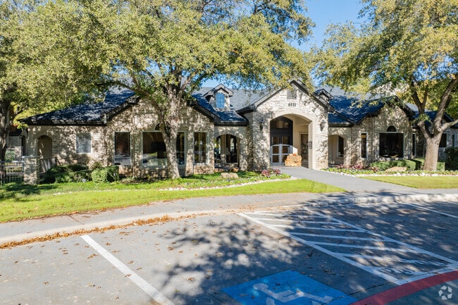 Leasing Center