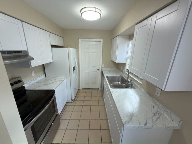 5523 Lehigh Ave