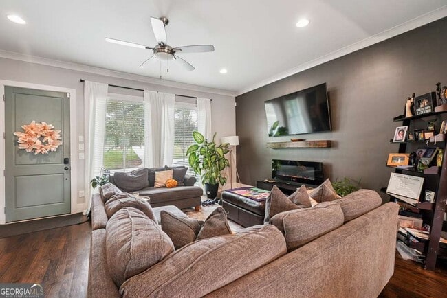 Photo - 144 1st Ave NW