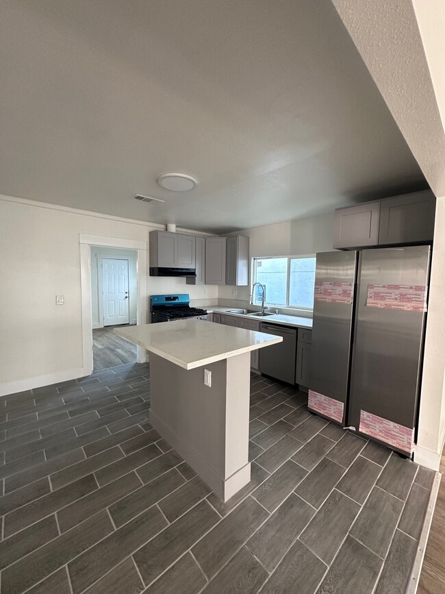 1236 N Mariposa Ave Unit 1236 N Mariposa Avenue