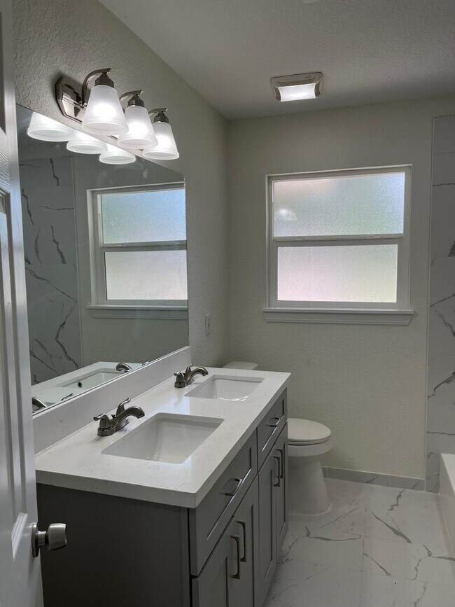 Photo - 1310 Canterview Dr