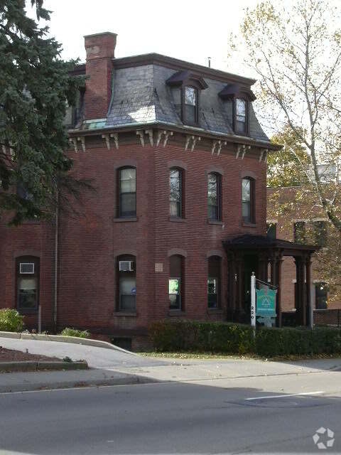 Photo - 220 Church St