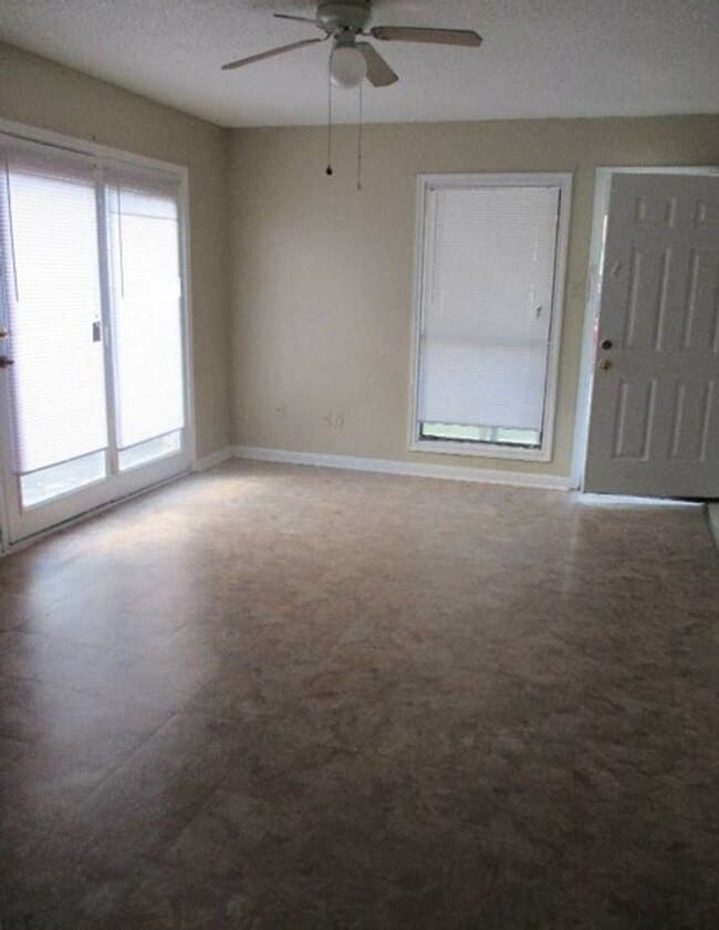 Photo - 3017 Courtney Ave