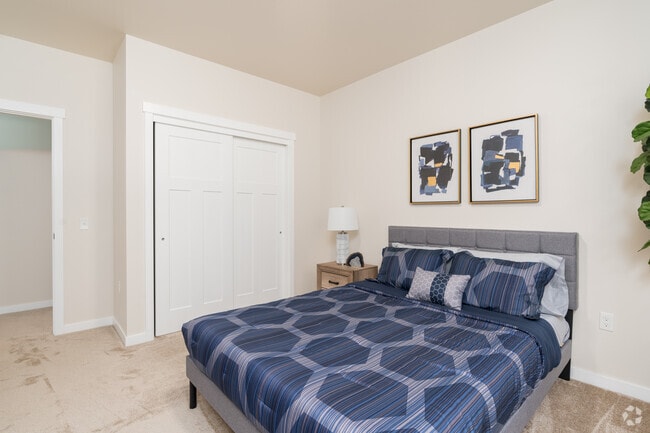 1BR, 1BA - 935SF