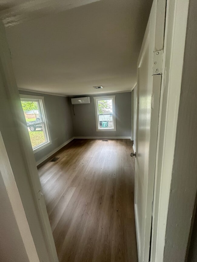 Photo - 305 Bowers Street