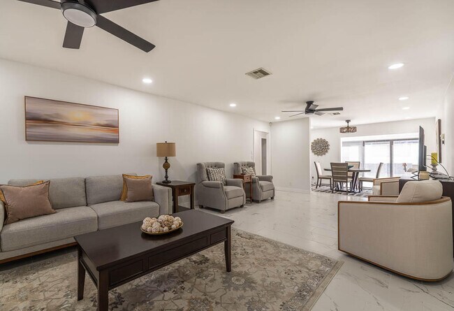 Photo - 4760 Greentree Way Unit A