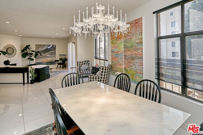 Building Photo - 4444 Wilshire Blvd Unit 206 Rental