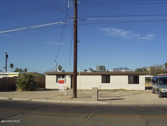 Building Photo - 5547 E 29th St