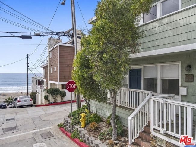Building Photo - 115 44th St Rental