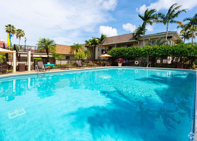 Pool Area - Legacy at Pinecrest