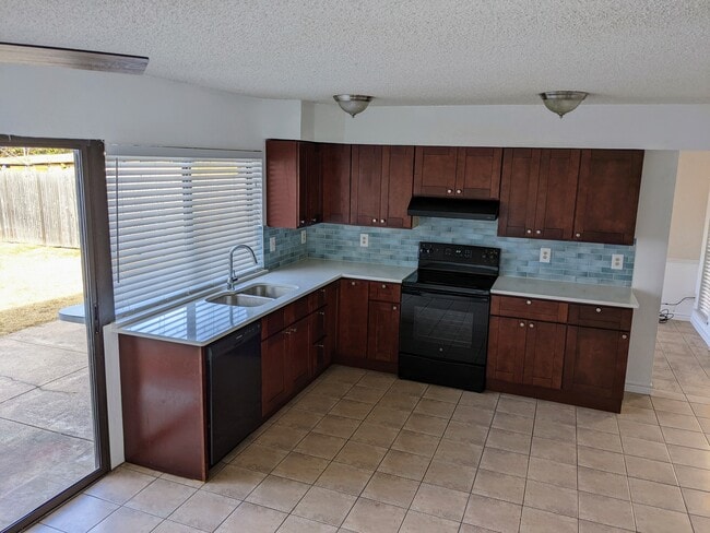 Cocina - 1855 Sandy Ridge Ct