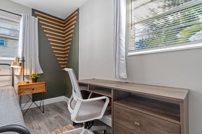 Photo - 309 Holmes Blvd NW