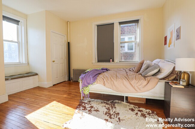 Photo - 74 Egmont St Unit 3