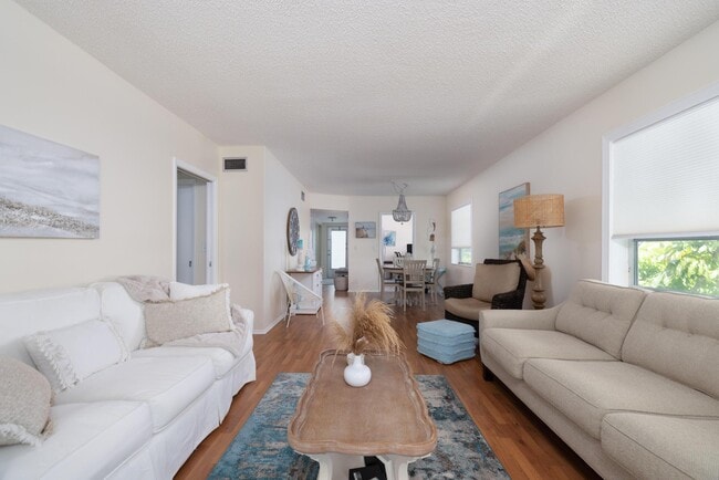 Photo - 2340 SW 22nd Ave Unit 302
