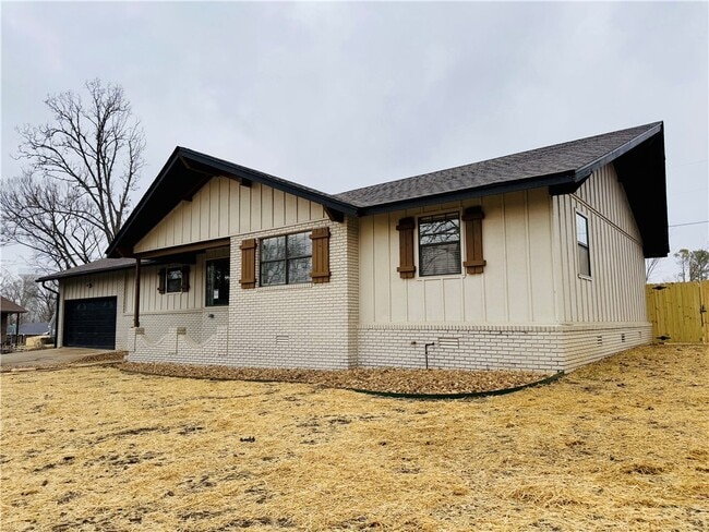 Building Photo - 1304 NW 10th St