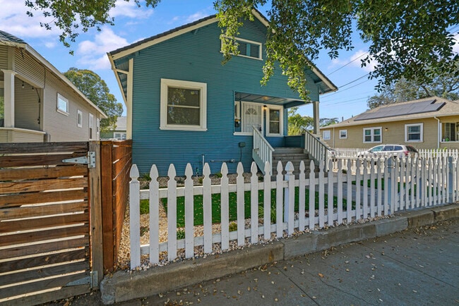 Photo - Charming 3 Bedroom Home Near Broadway | Spacious Layout | Prime Sacramento Location