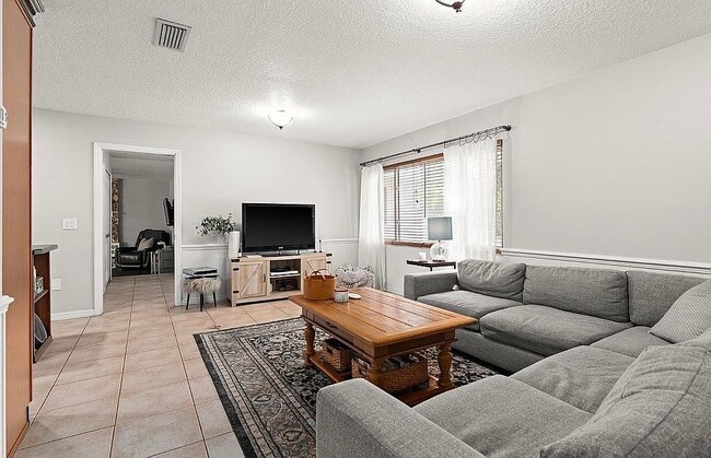 Photo - 9781 Lake Georgia Dr