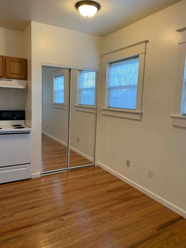 Photo - Vancouver Ave.