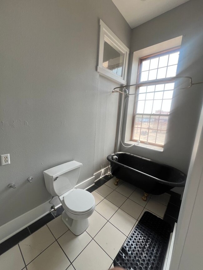 Photo - 632 Sycamore St Unit 3