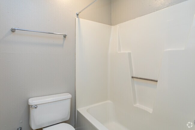 1BR, 1BA - 647SF