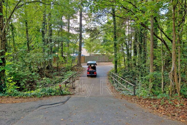 Photo - 212 Hilltop Dr