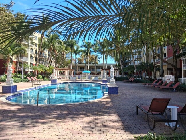 Photo - 18255 NW 68th Ave Unidad 627