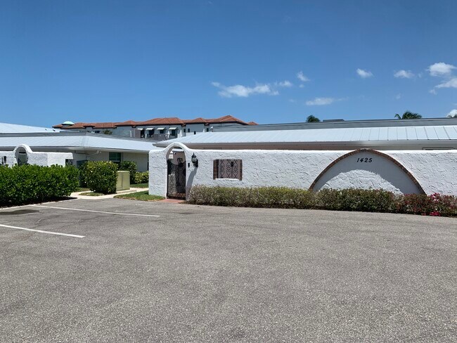 Photo - 1425 Curlew Ave Unidad Downtown Naples