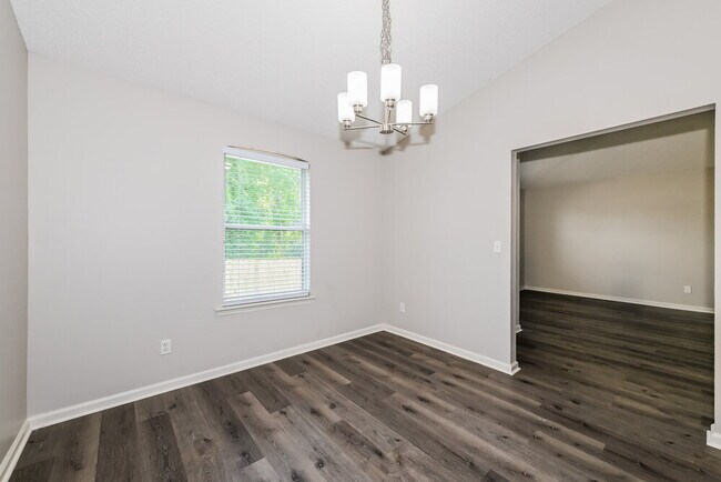 Photo - 3733 Star Leaf Road
